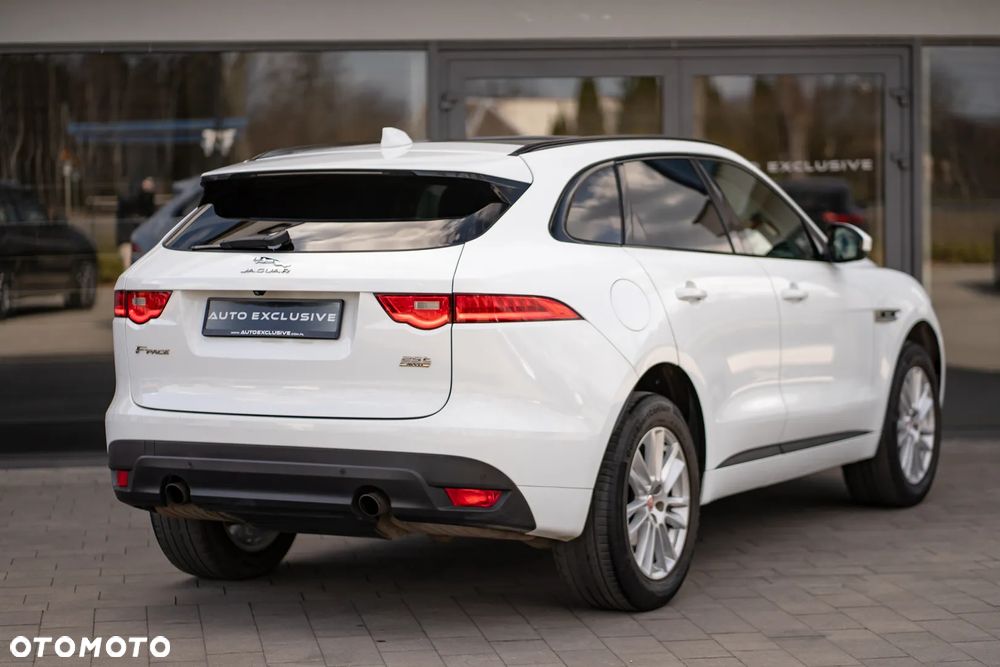 Jaguar F-Pace 2.0 i4P AWD R-Sport - 24