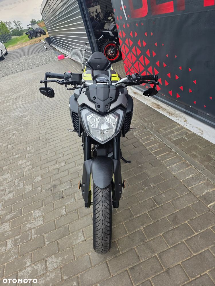 Yamaha MT - 27