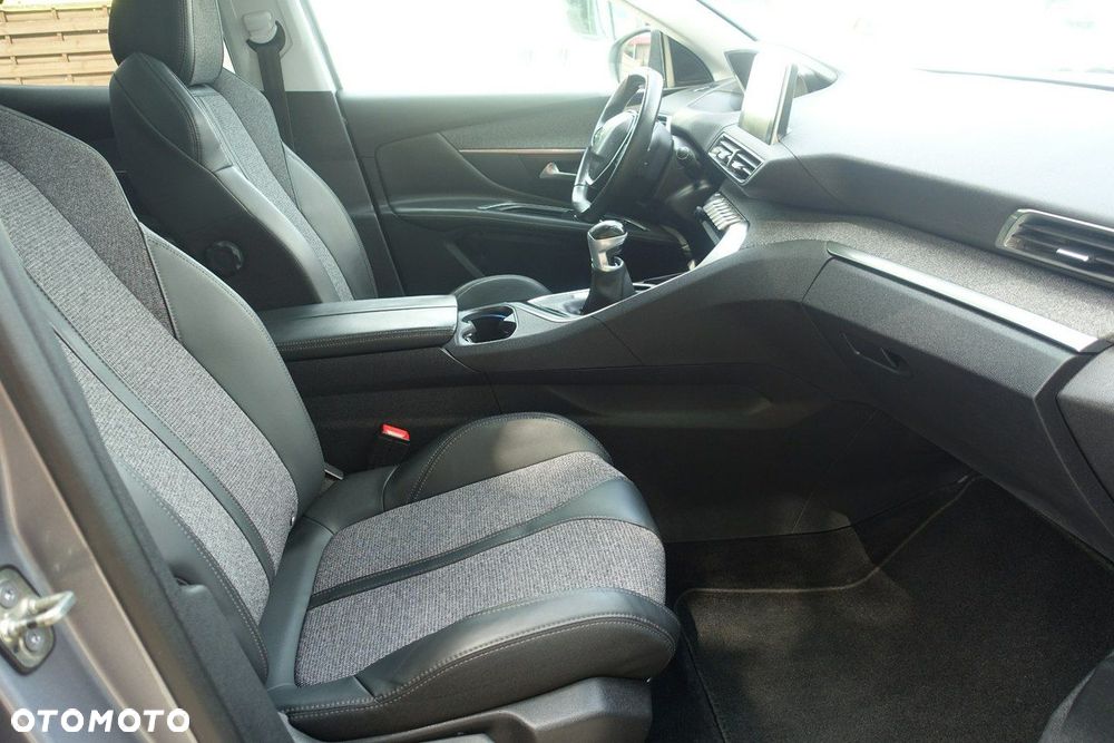 Peugeot 3008 - 18