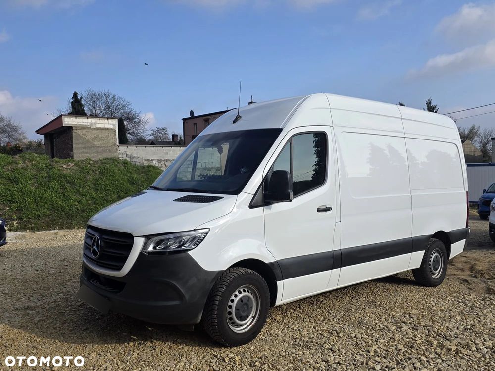 Mercedes-Benz Sprinter - 1