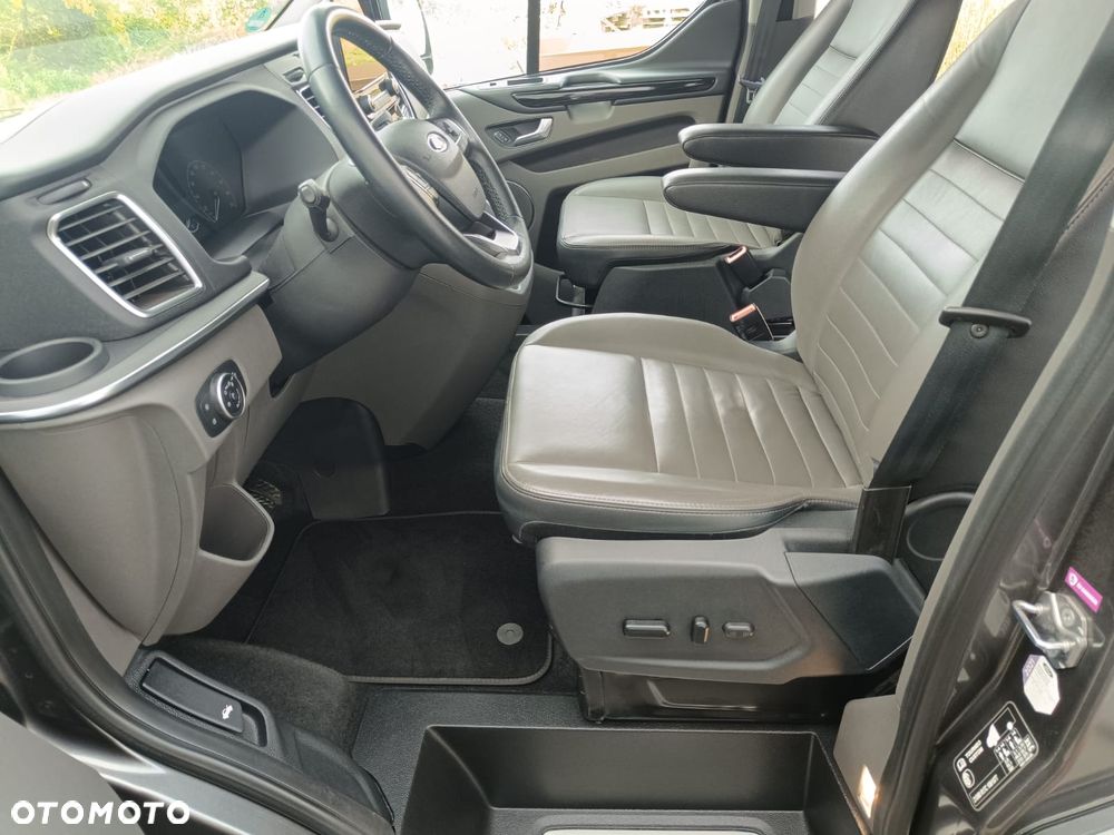 Ford Tourneo Custom 2019 photo 2