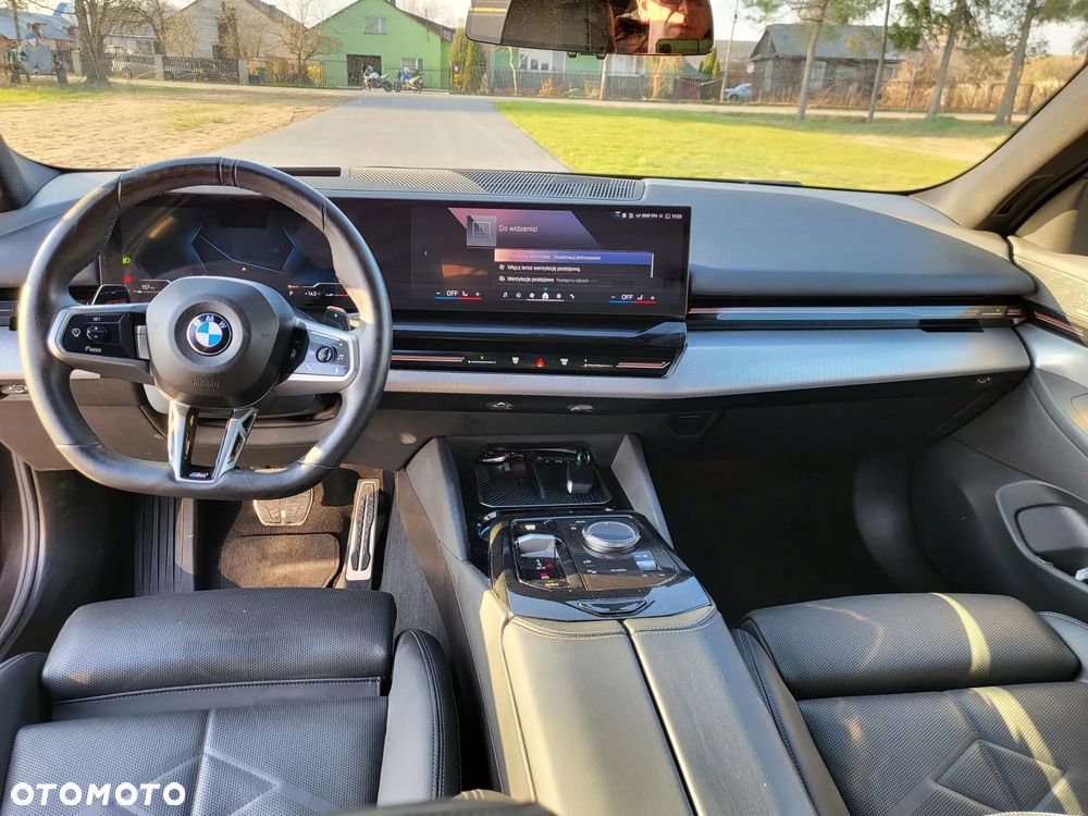 BMW Seria 5 520d xDrive - 12