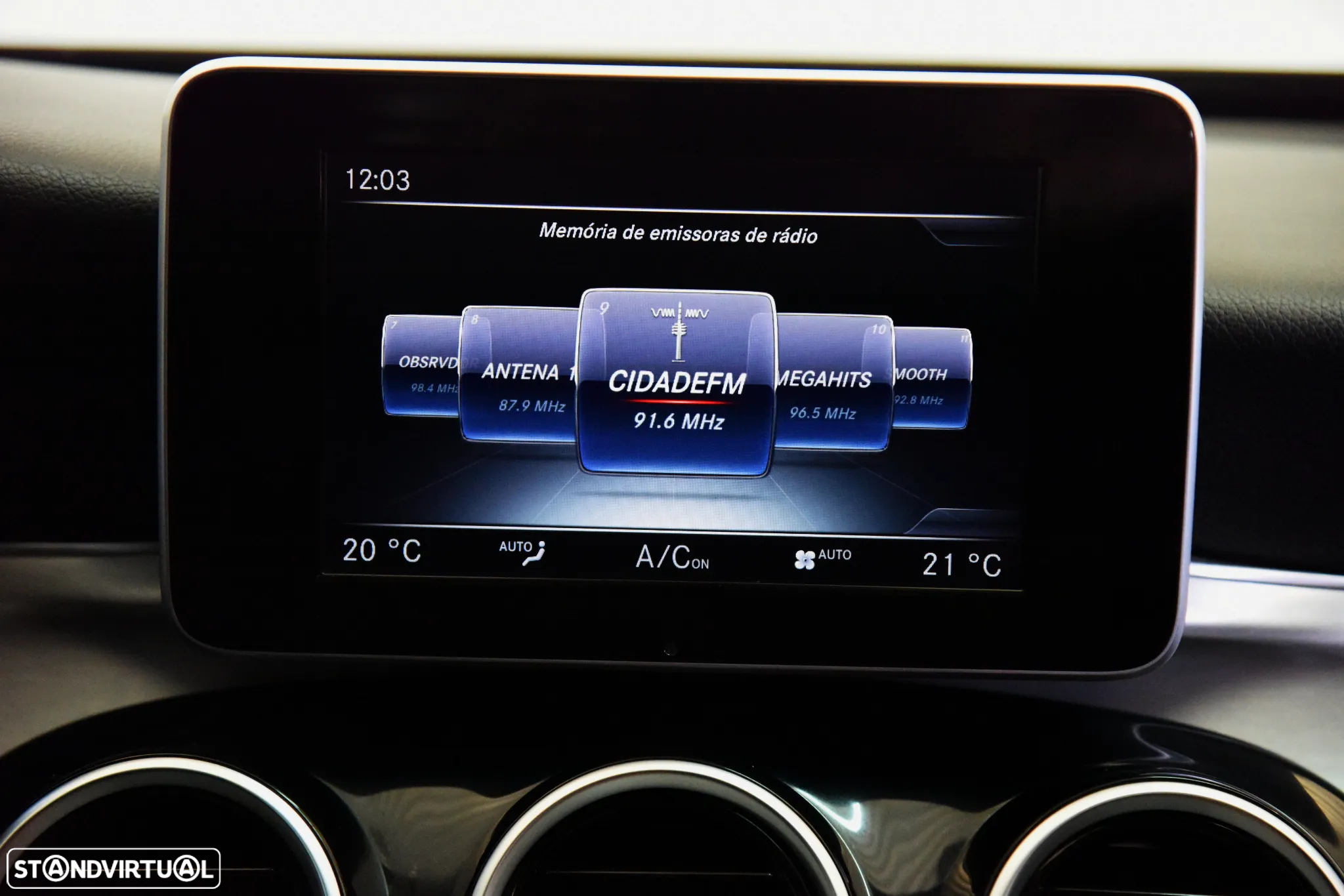 Mercedes-Benz C 300 BlueTEC Hybrid AMG Line - 25