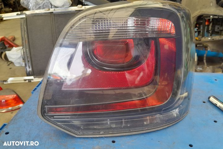 Lampa / Tripla stop dreapta pe aripa Volkswagen VW Polo 5 6R [2009 - - 2