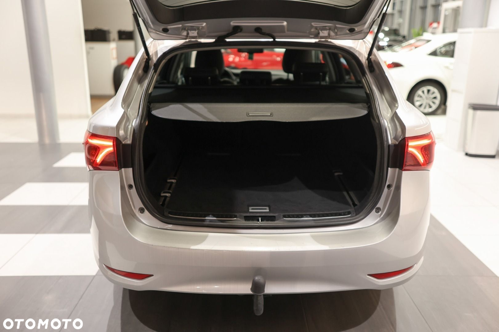 Toyota Avensis - 24