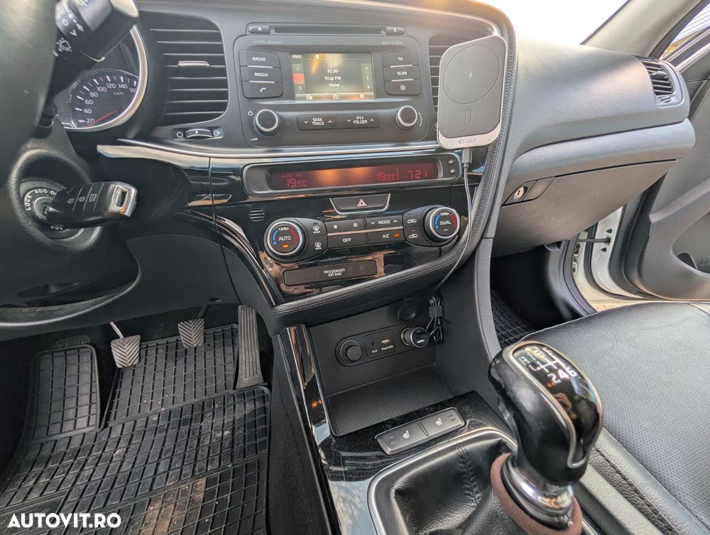 Kia Optima - 16