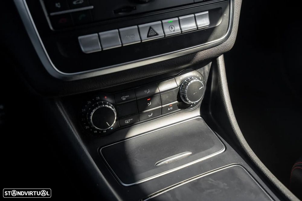 Mercedes-Benz CLA 200 d 7G-DCT AMG Line - 16