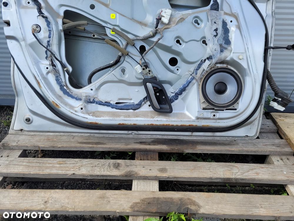 Honda FR-V Drzwi lewy prawy przod NH700M - 8