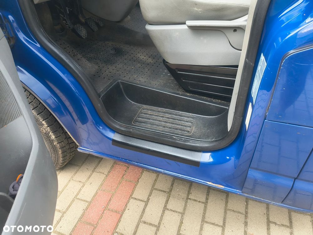 Volkswagen T5 - 26