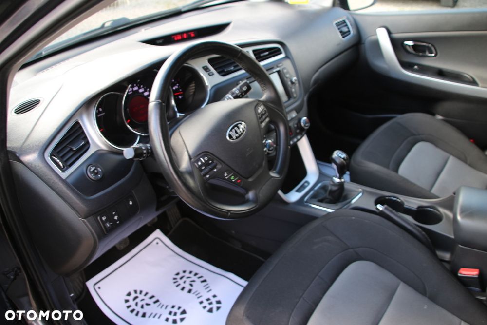 Kia Ceed 1.6 GDI ISG Platinum Edition - 9