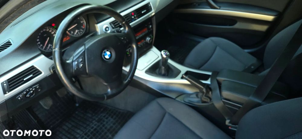 BMW Seria 3 316i - 14