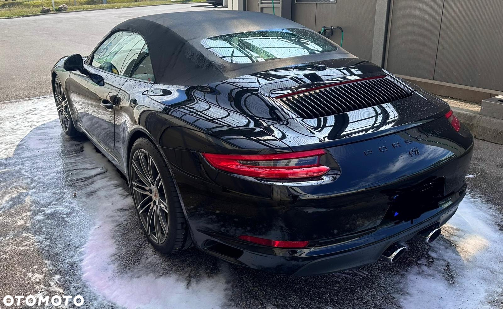 Porsche 911 Carrera Cabriolet PDK - 14