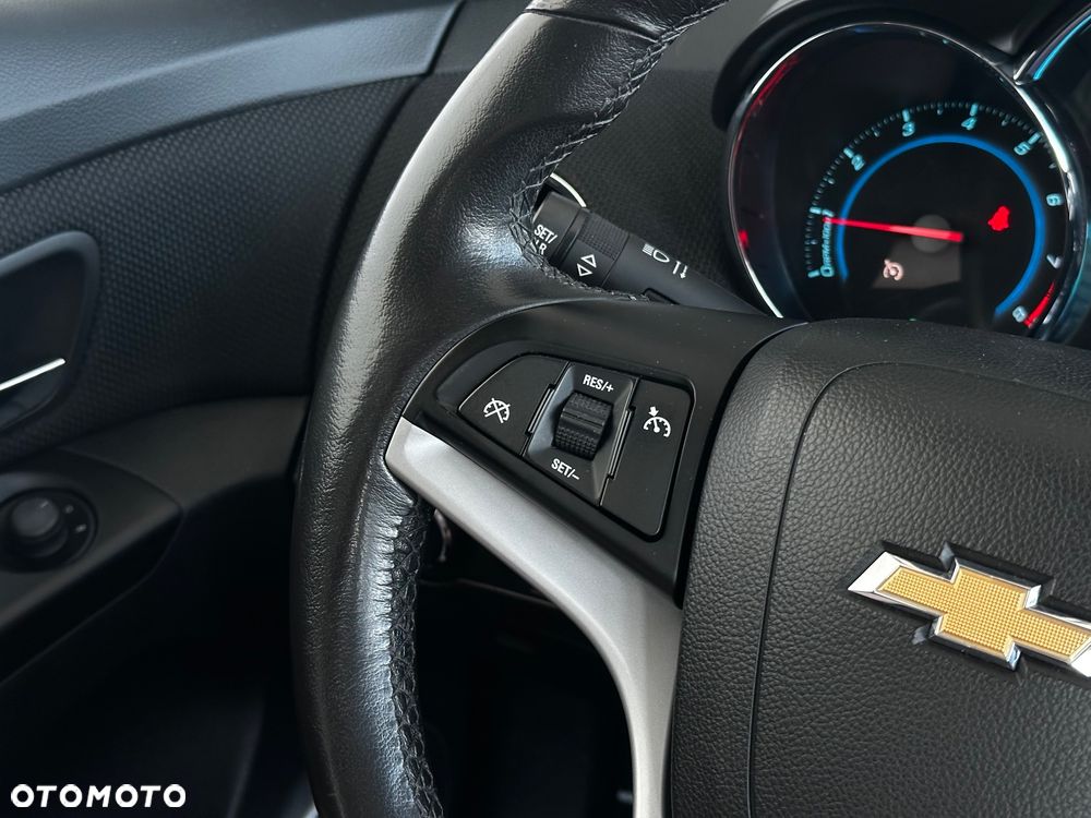 Chevrolet Cruze - 32