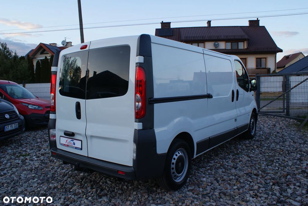 Opel Vivaro - 22