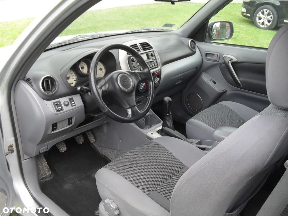 Toyota RAV4 2.0 VVT-i Sol - 9