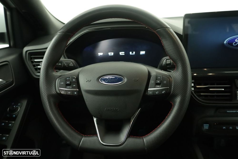 Ford Focus 1.0 EcoBoost MHEV ST-Line X - 15