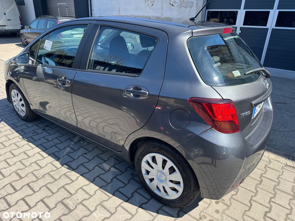 Toyota Yaris - 4