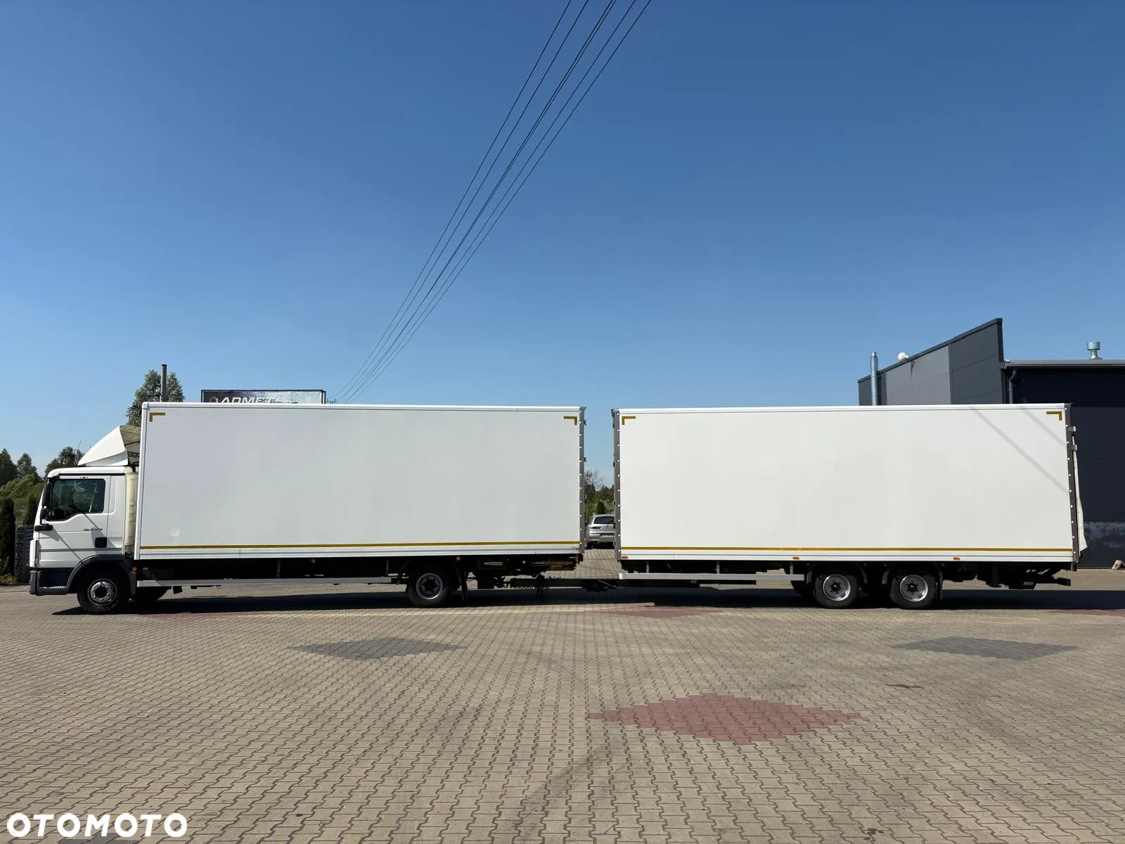 Plandex Przyczepa tandem IZOTERMA + WINDA / PRZEJAZDOWA / DMC 10.900kg / osie BPW - 17