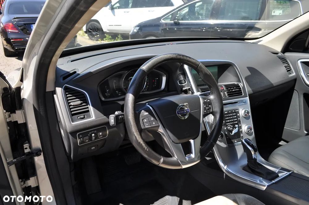 Volvo XC 60 D4 AWD Summum - 14