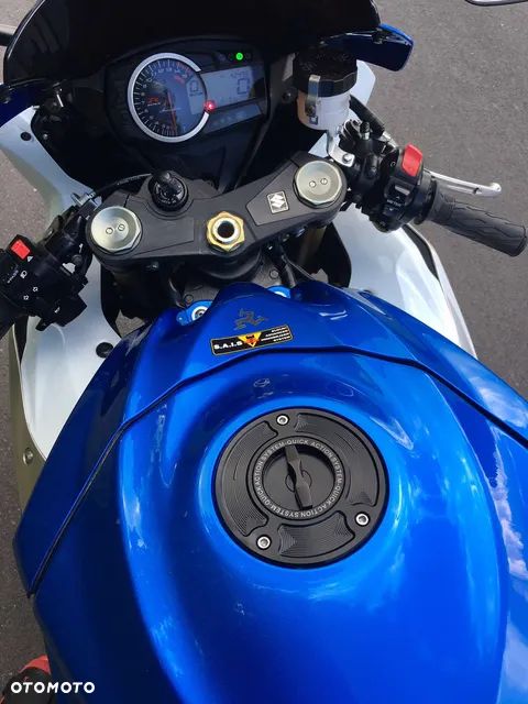 Suzuki GSX-R - 11