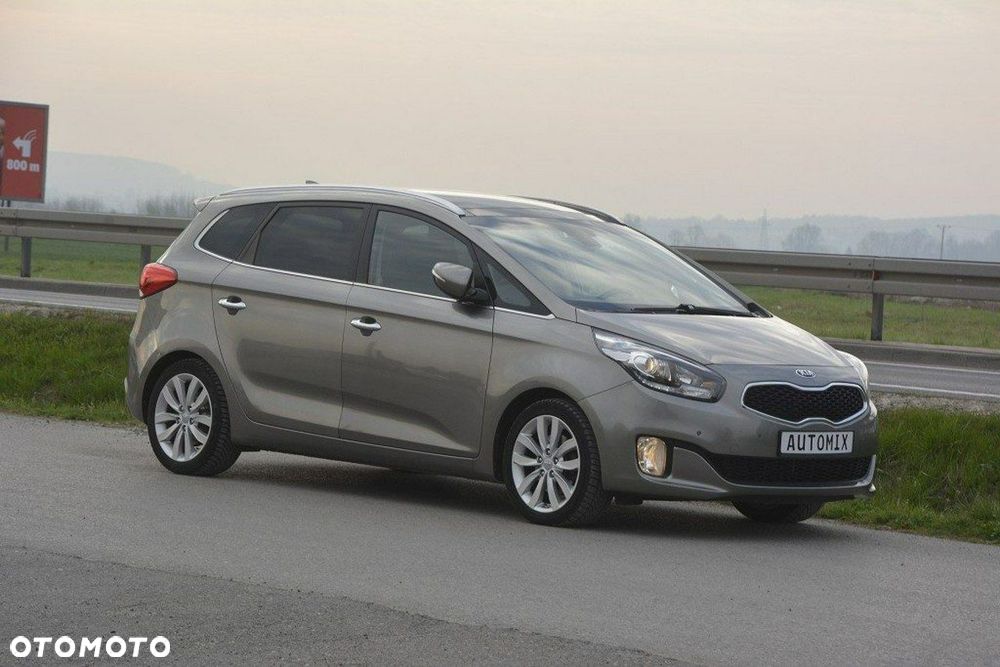 Kia Carens 1.7 CRDi L 7os - 12