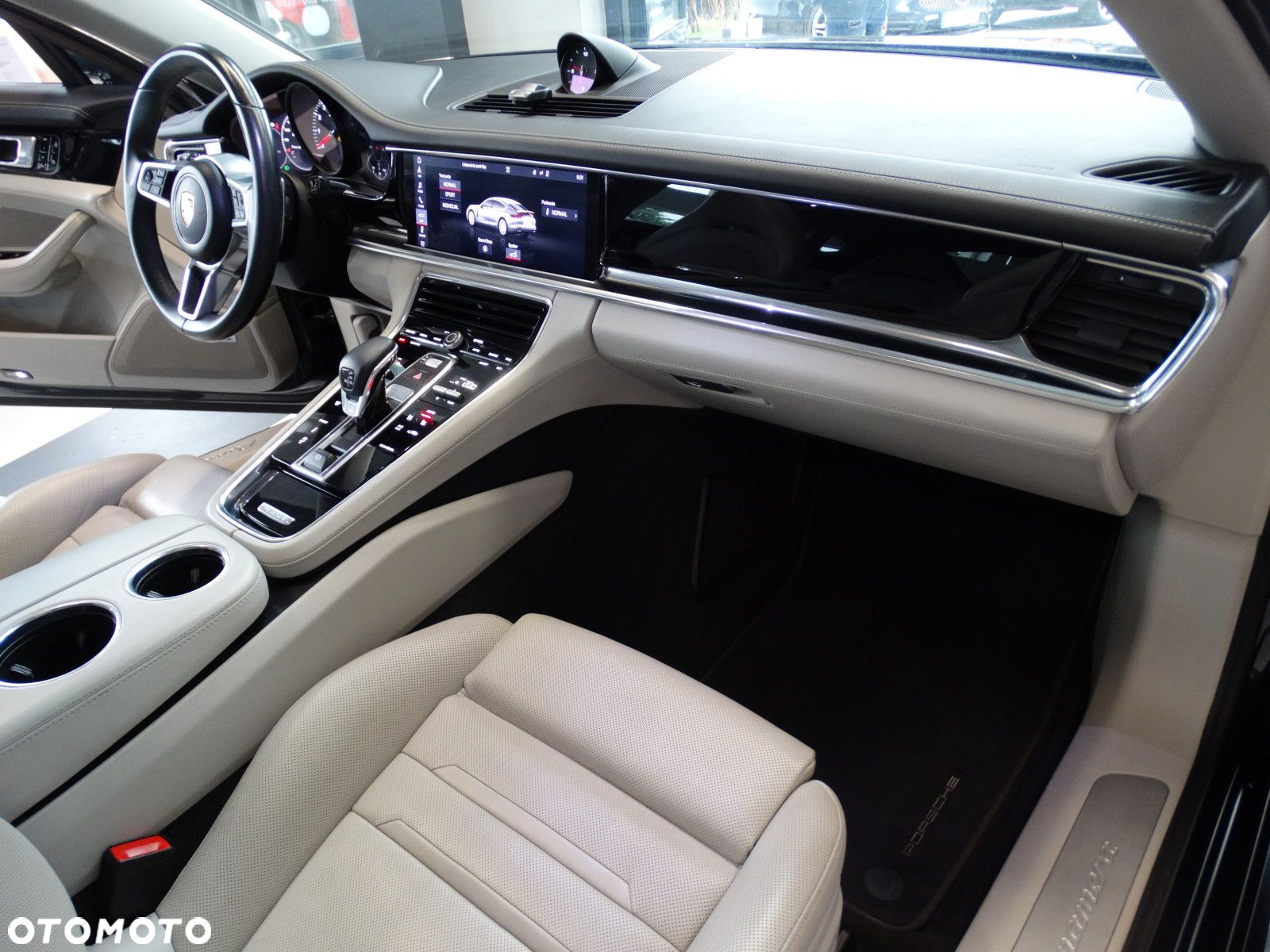 Porsche Panamera - 21
