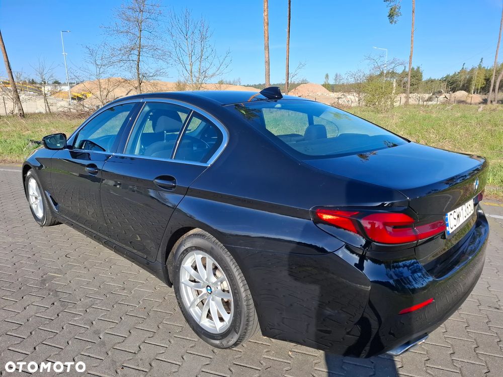 BMW Seria 5 518d - 4