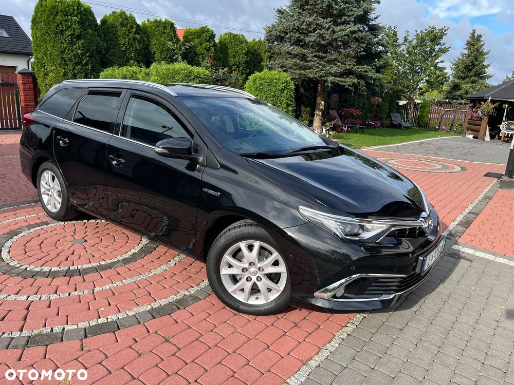Toyota Auris ver-1-8-hsd-luna - 4