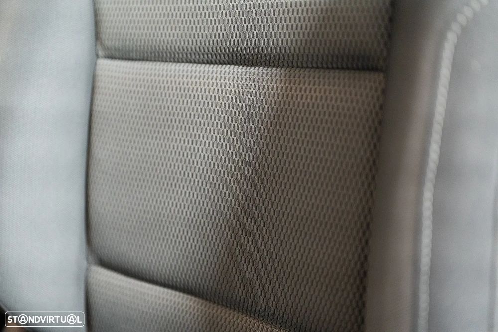VW Golf 1.6 TDI R-Line - 30