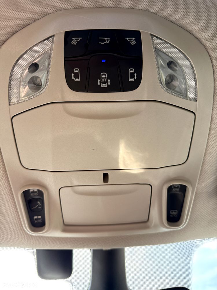 Chrysler Pacifica - 30