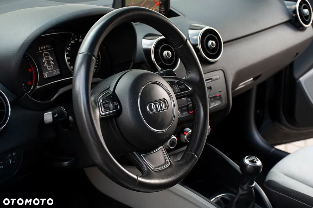 Audi A1 Sportback 1.6 TDI S line edition m S line Sportpaket - 26