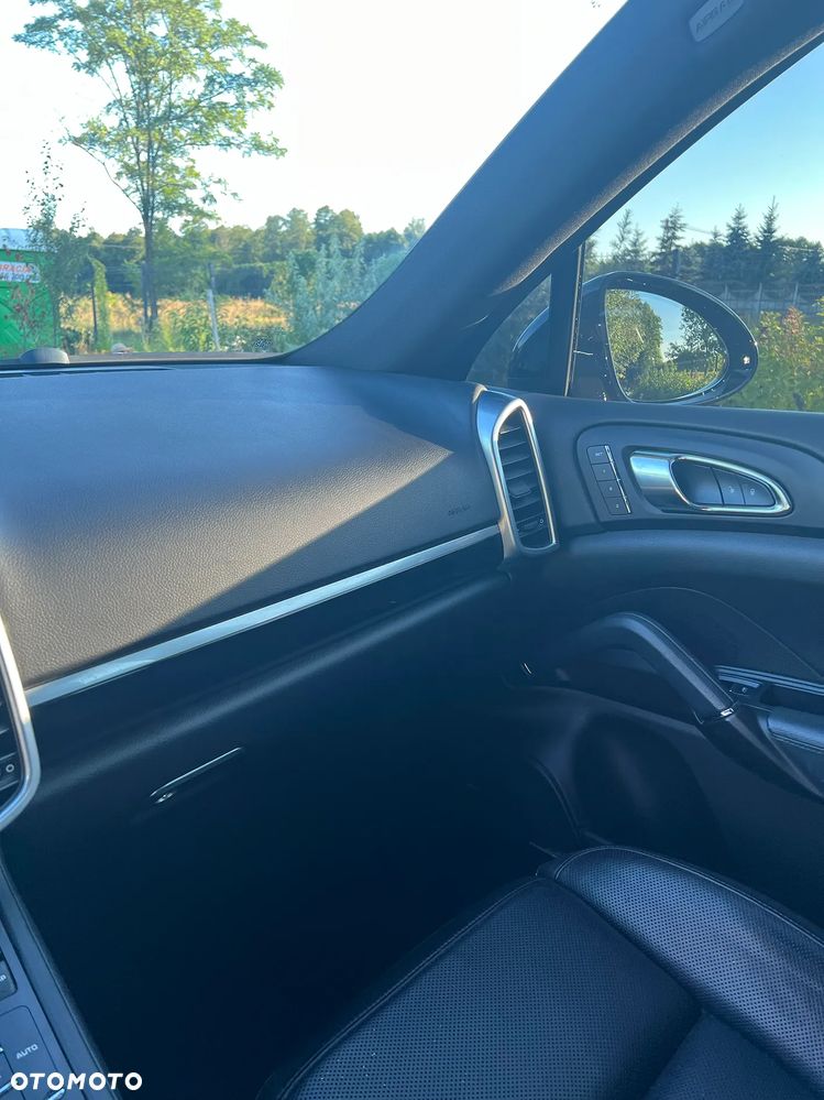 Porsche Cayenne Platinum Edition - 25