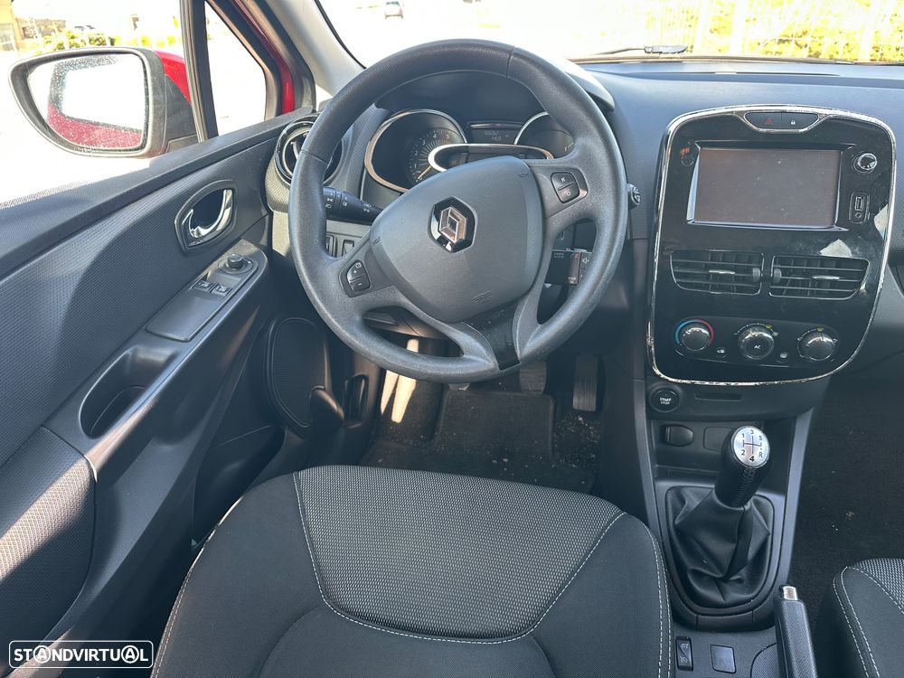 Renault Clio - 10