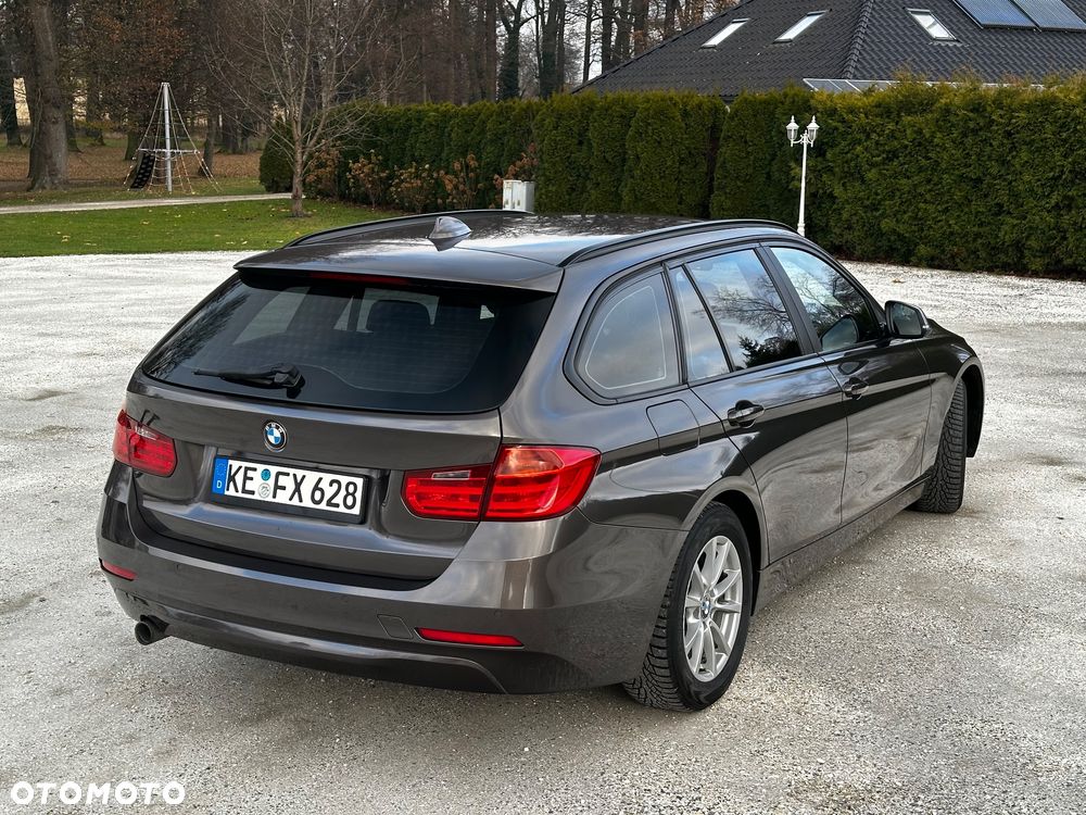 BMW Seria 3 320d - 25