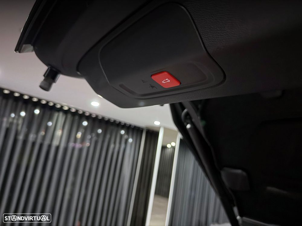 Peugeot 408 1.2 PureTech GT EAT8 - 47