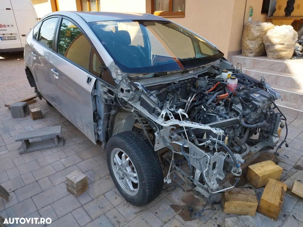 Dezmembrez Toyota Prius 3 - 1