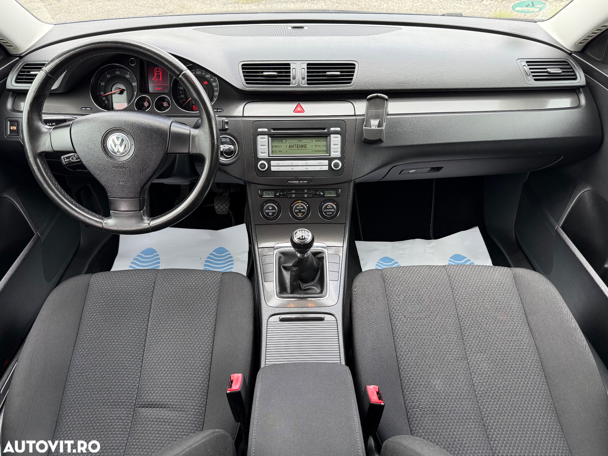 Volkswagen Passat Variant 1.6 FSI Comfortline - 5
