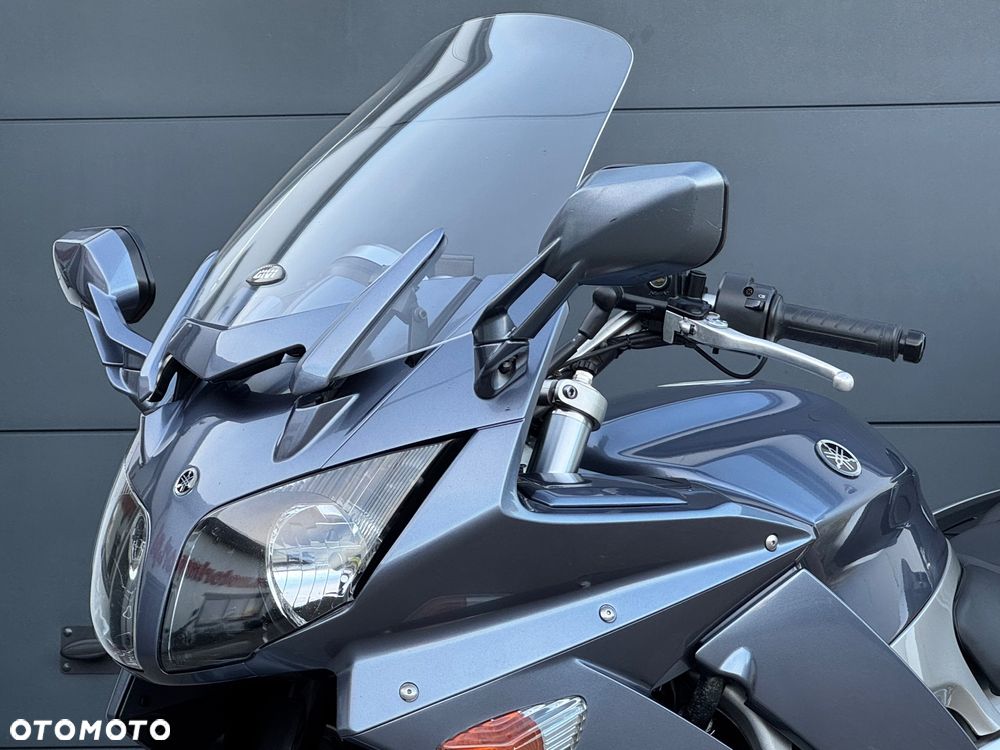 Yamaha FJR - 21