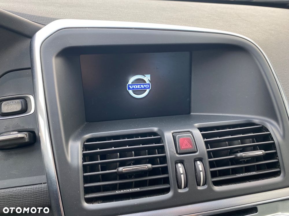 Volvo XC 60 D3 Geartronic Momentum - 17