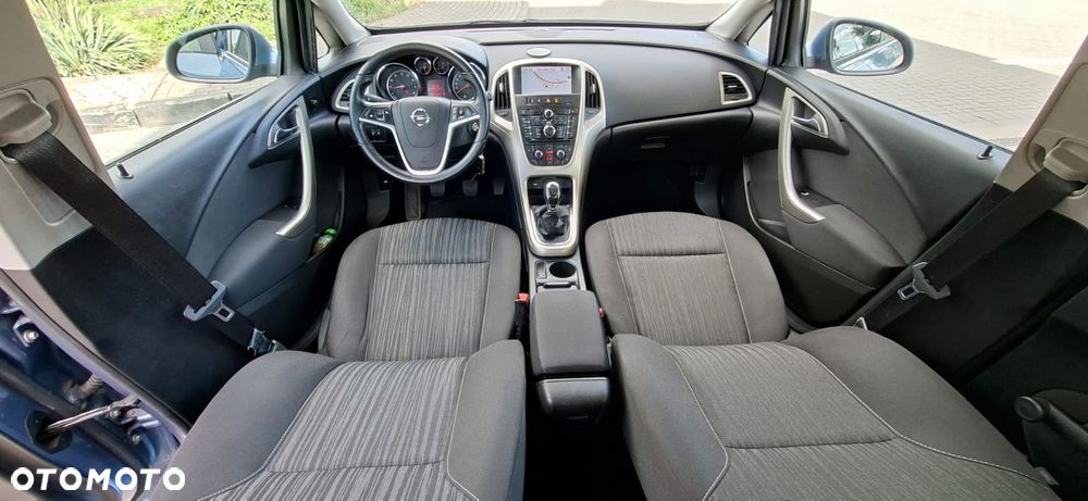 Opel Astra 1.6 Turbo Design Edition - 10