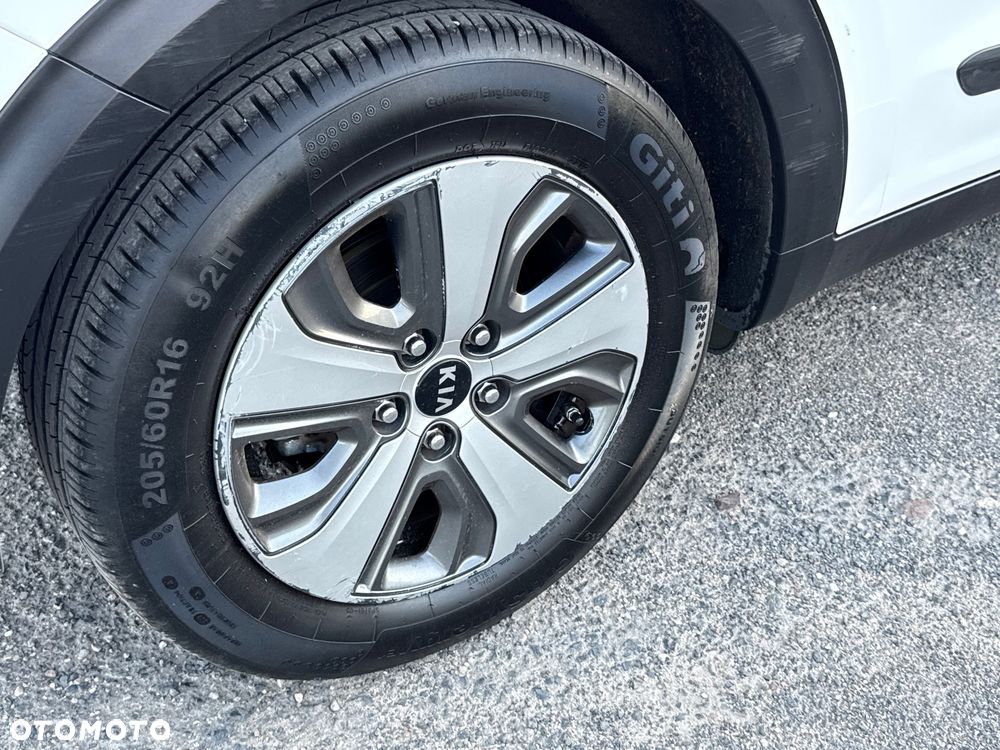 Kia Niro 1.6 GDI Hybrid L Business Line - 10