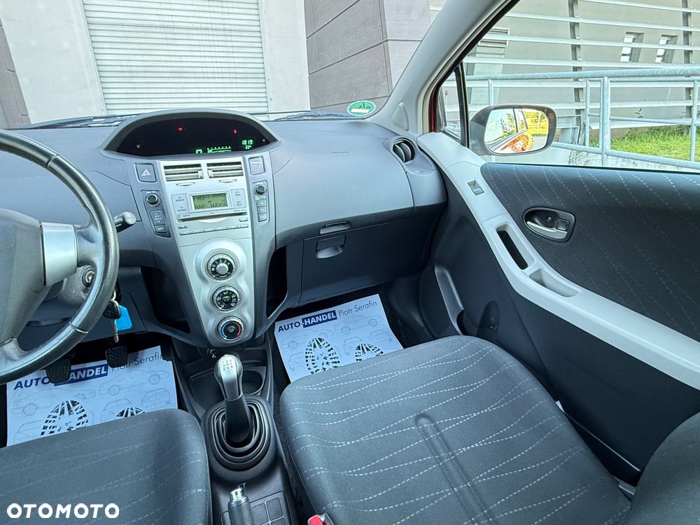 Toyota Yaris 1.3 Luna Premium - 26