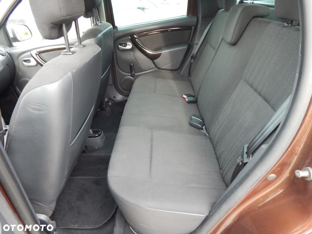 Dacia Duster 1.6 16V 4x2 Prestige - 14