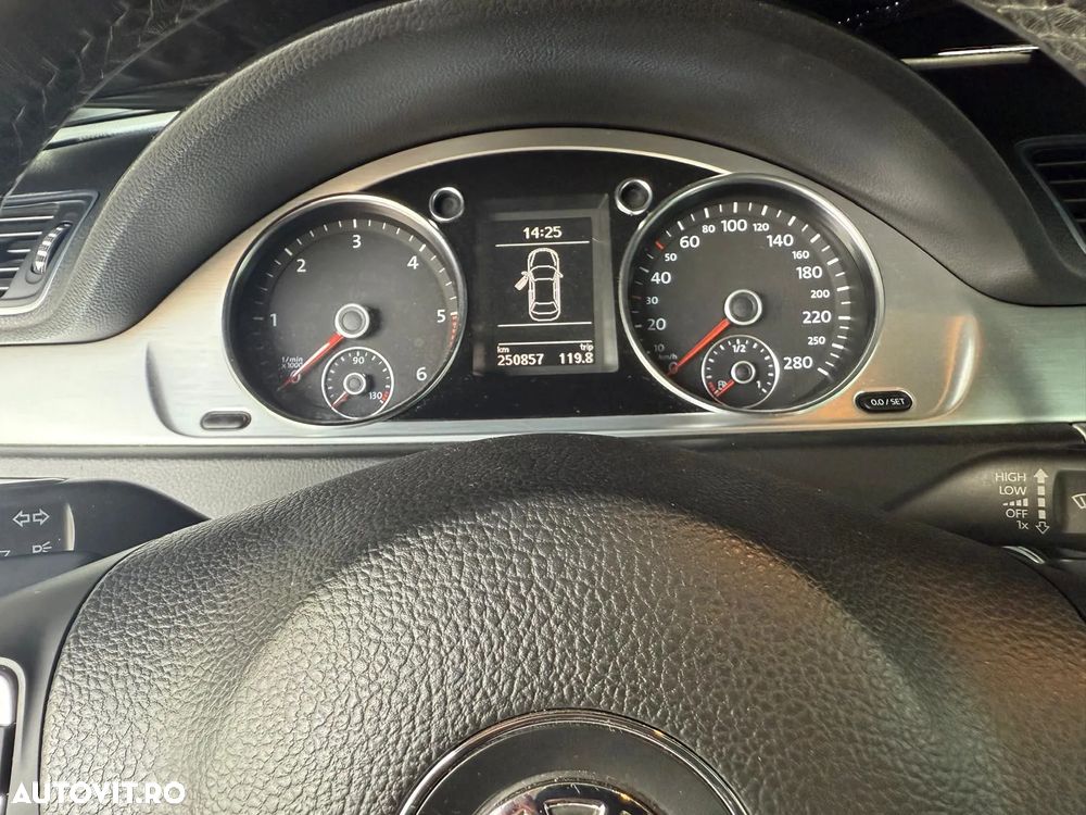 Volkswagen Passat CC 2.0 TDI DSG Exclusive - 9