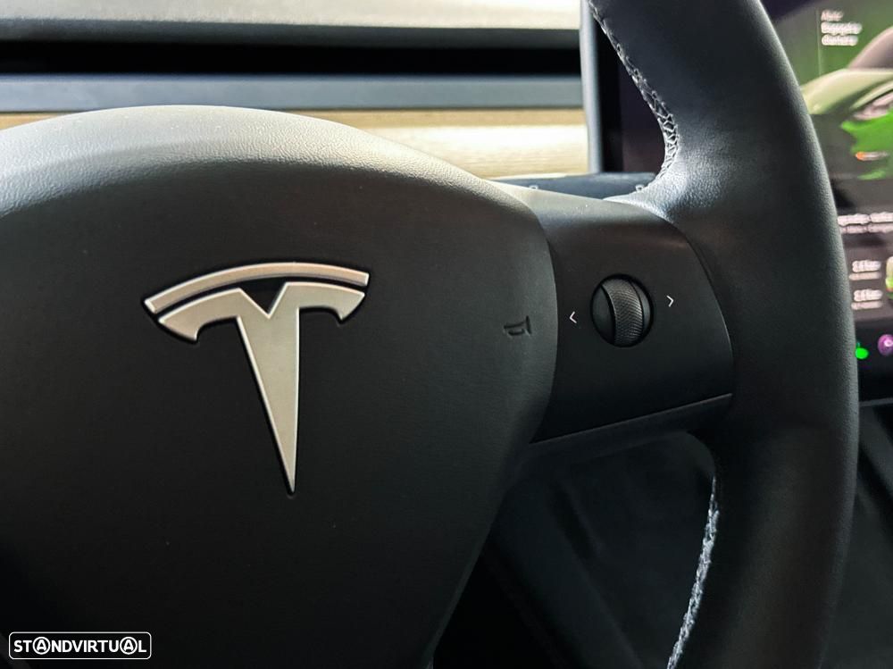 Tesla Model Y Long Range Dual Motor AWD - 38