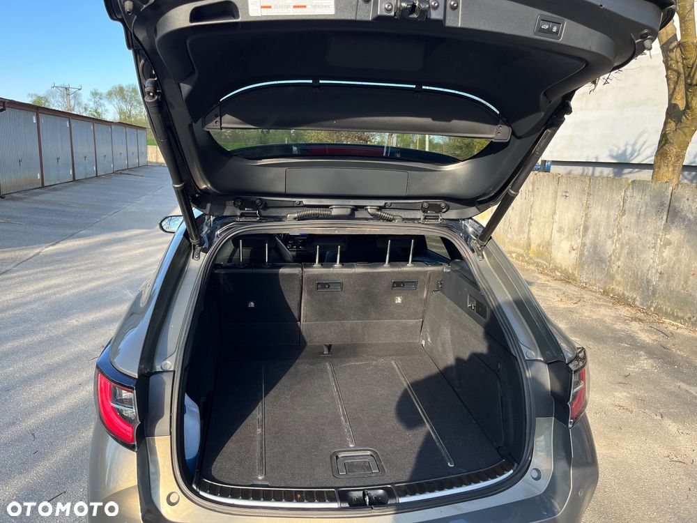 Toyota Corolla 2.0 Hybrid Executive - 18