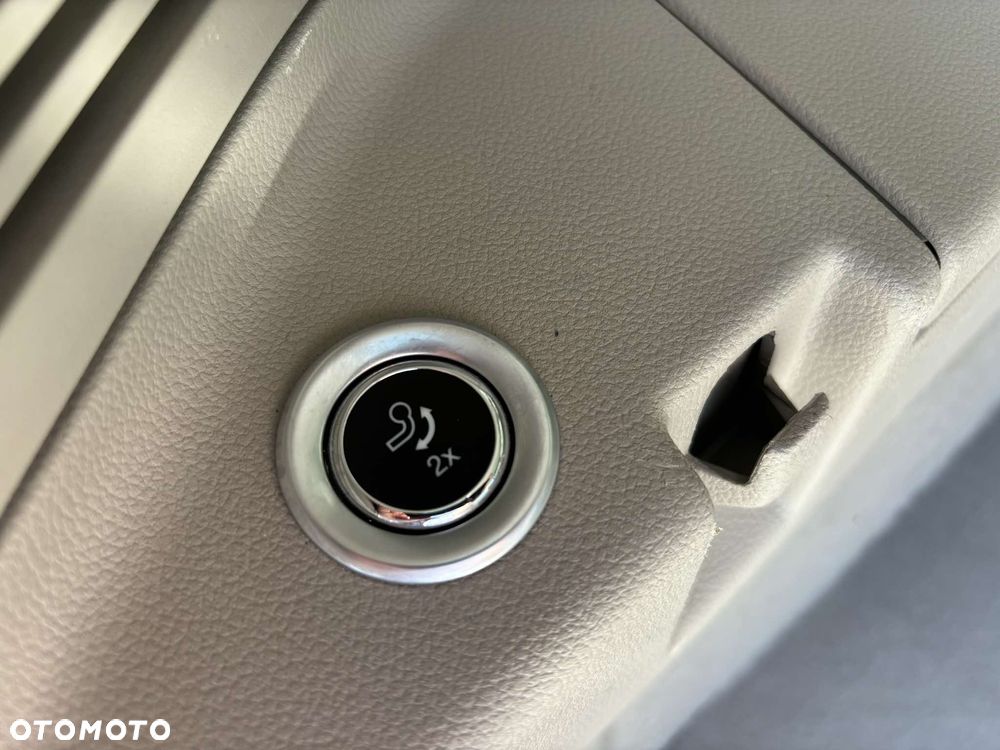 Ford Grand C-MAX - 22