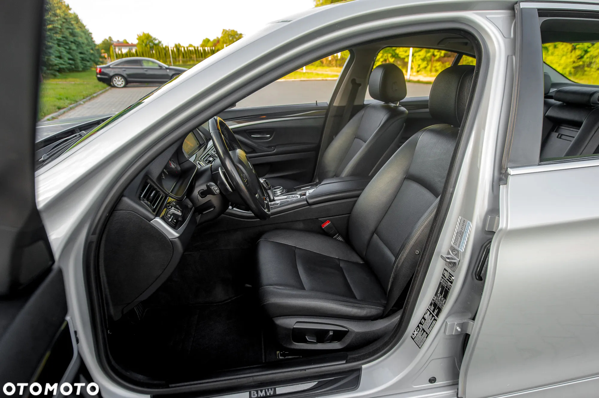 BMW Seria 5 520d xDrive - 6