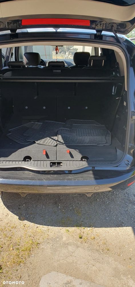 Ford S-Max - 13