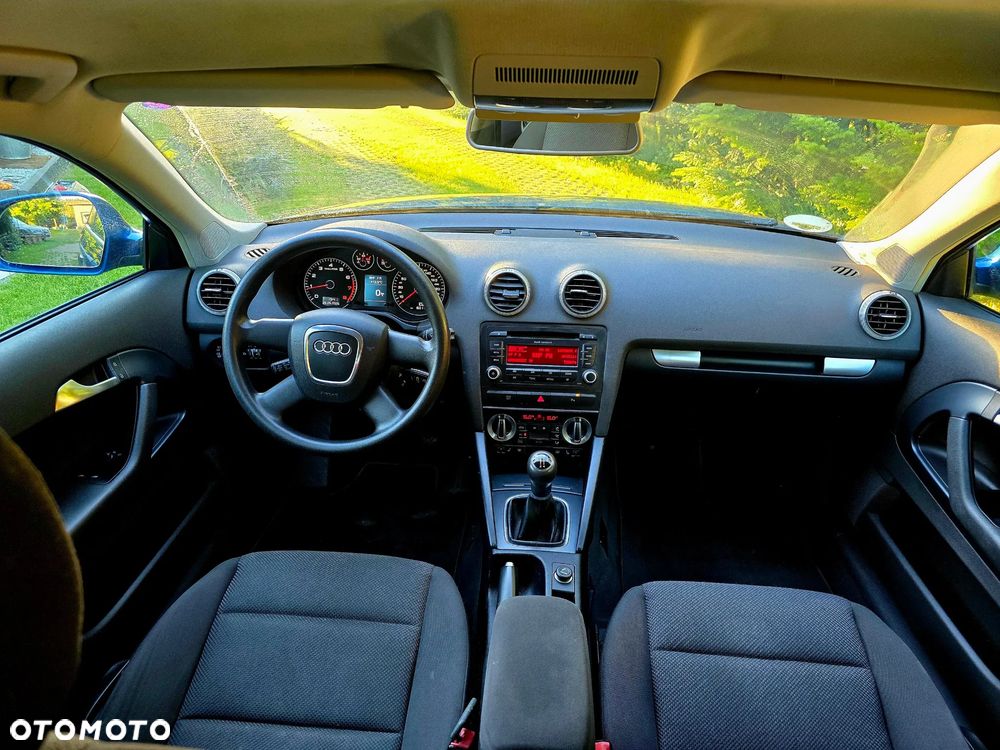 Audi A3 3-drzwiowe 1.6 FSI Ambition - 4
